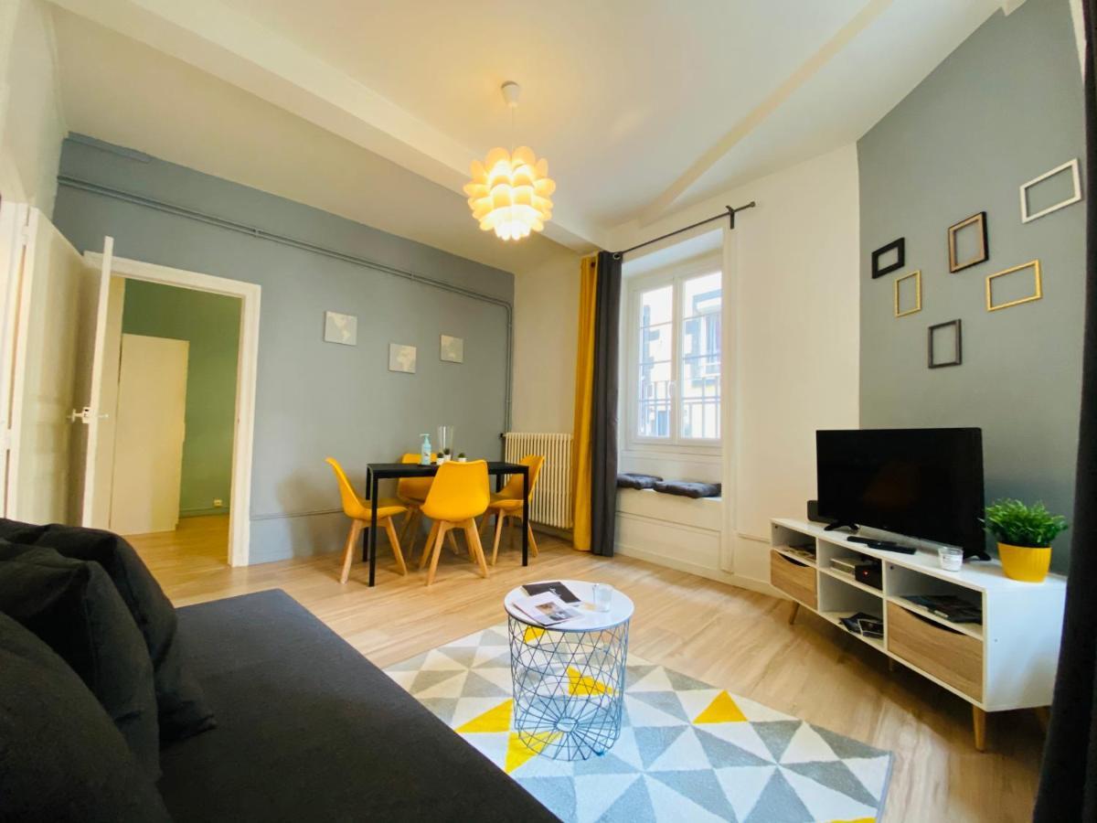 Nid Douillet Sur Plateau Central Clermont-Ferrand Luaran gambar