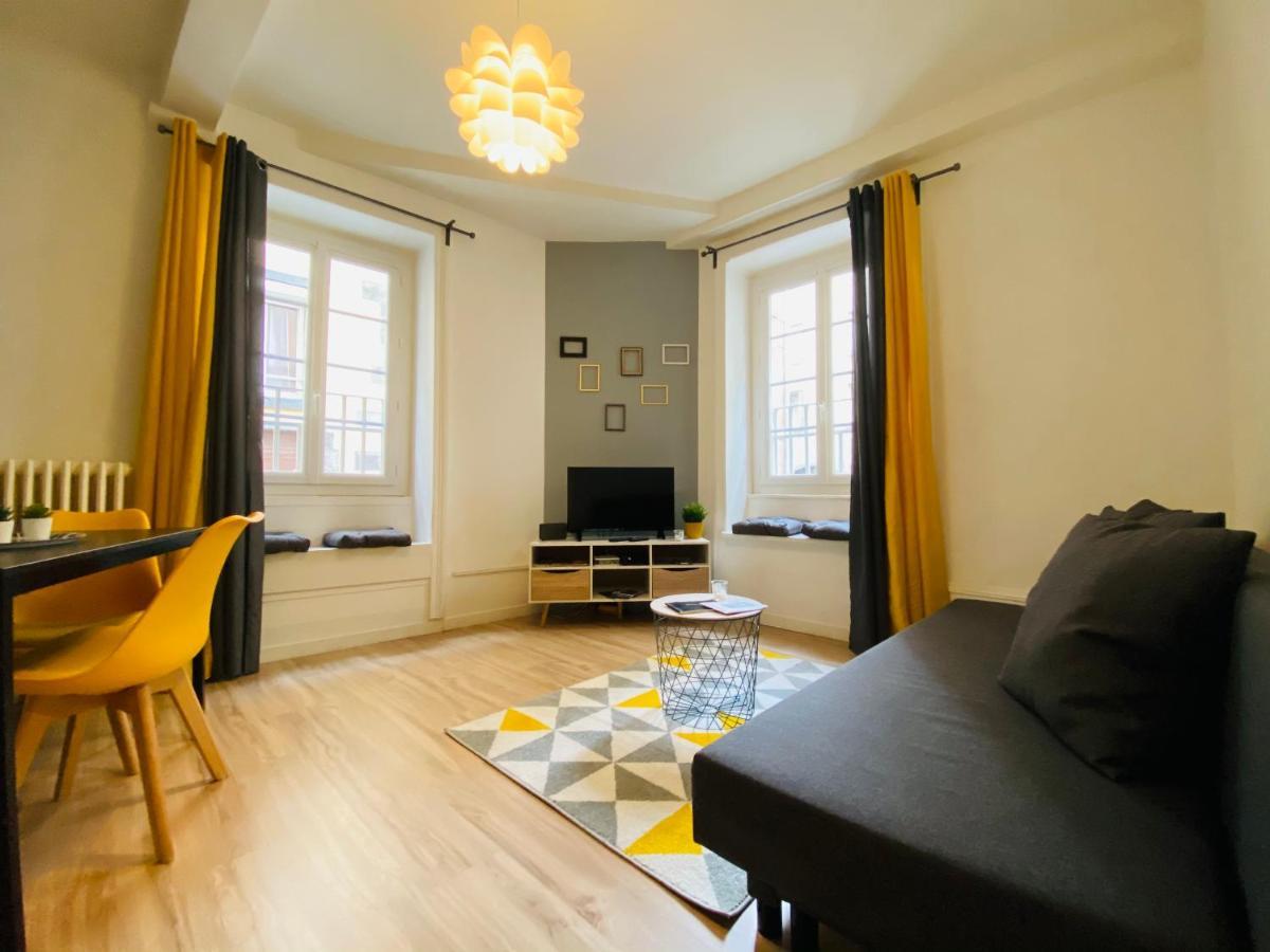Nid Douillet Sur Plateau Central Clermont-Ferrand Luaran gambar