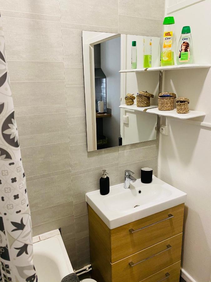 Nid Douillet Sur Plateau Central Clermont-Ferrand Luaran gambar